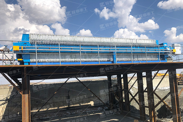 污泥壓濾機(jī)出料渾濁怎么辦？四招可以很好的解決這個(gè)問(wèn)題