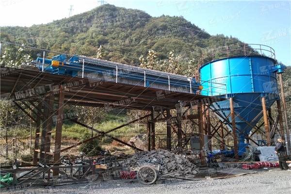 洗砂壓濾機造成的濾布損壞的原因有哪些？